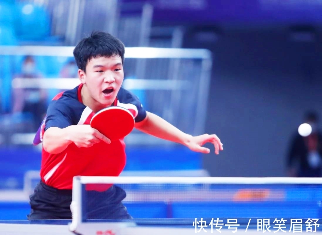 并接受严格 并接受严格